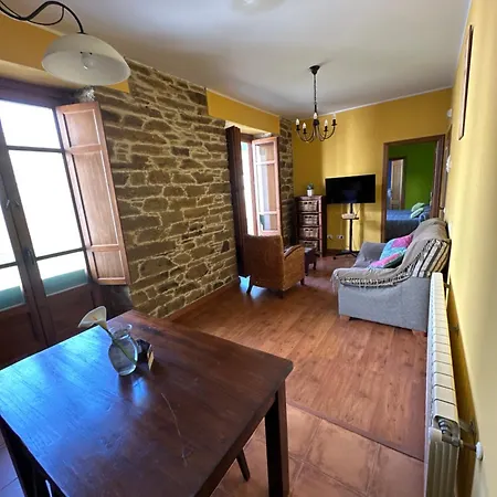Penouta Apartment *